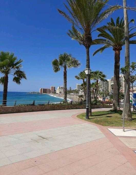 Апартаменты Elegante Alojamiento Con Piscina A 200 M Del Mar. Бенальмадена Экстерьер фото