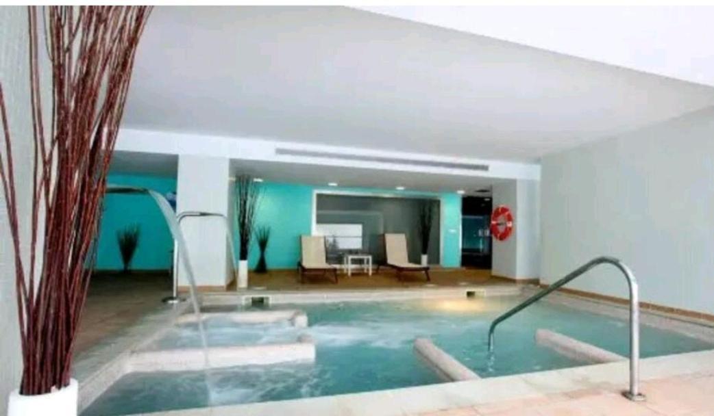 Апартаменты Elegante Alojamiento Con Piscina A 200 M Del Mar. Бенальмадена Экстерьер фото